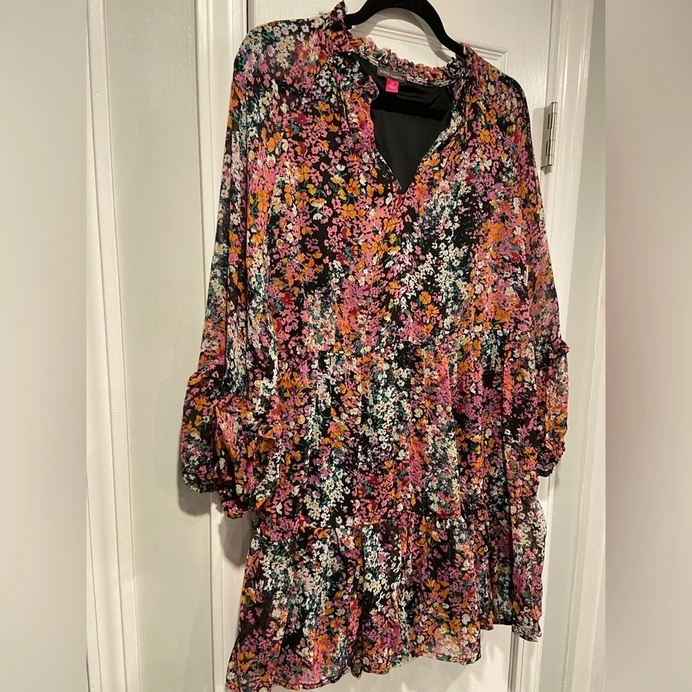 NWT Vince Camuto Size M Black Floral Ruffle Flowy Long Sleeve Sheer Mini Dress